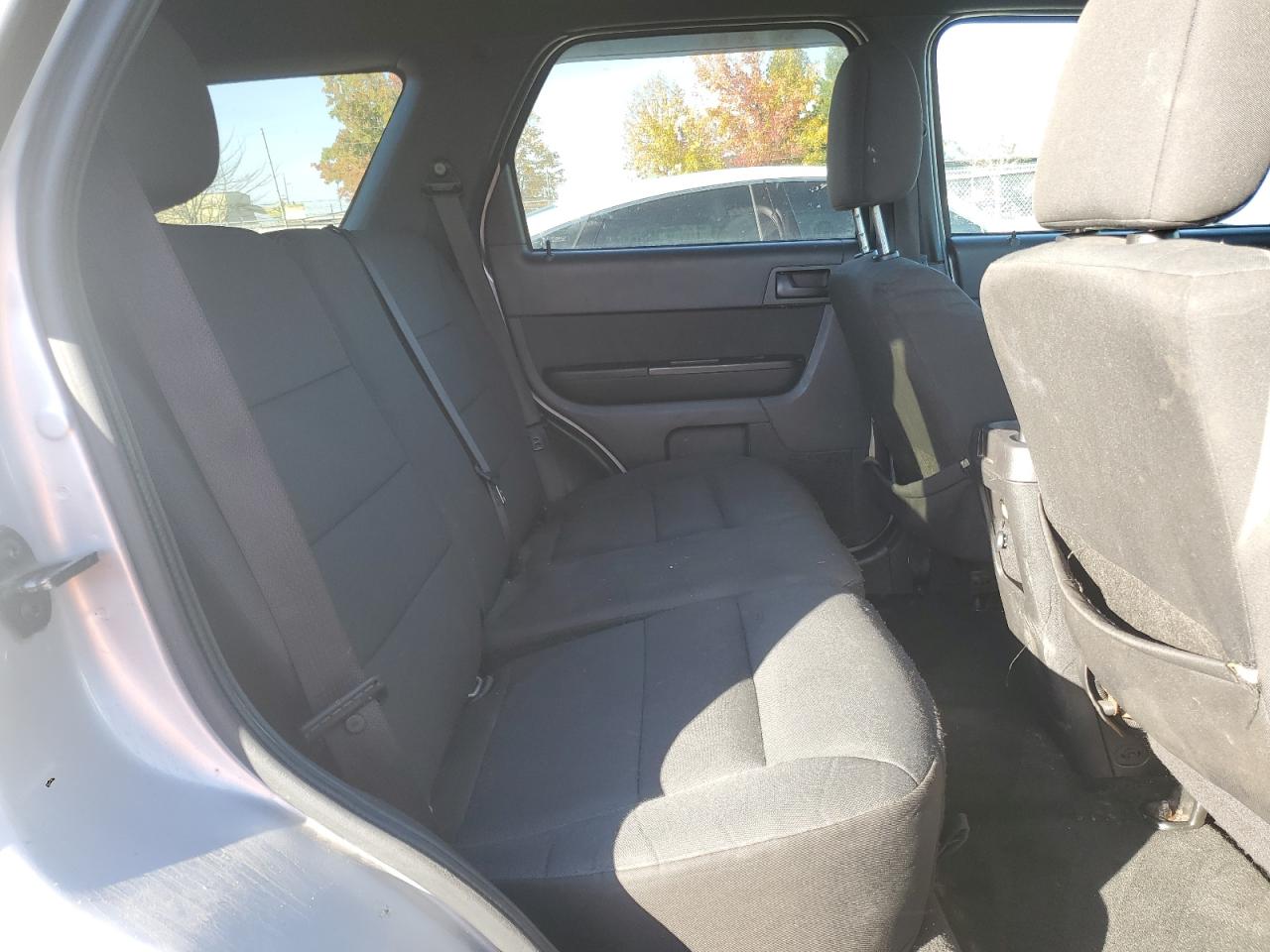 2011 FORD ESCAPE XLT photo 21
