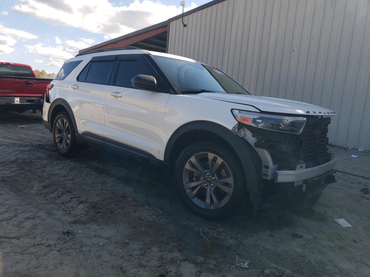 2021 FORD EXPLORER photo 4