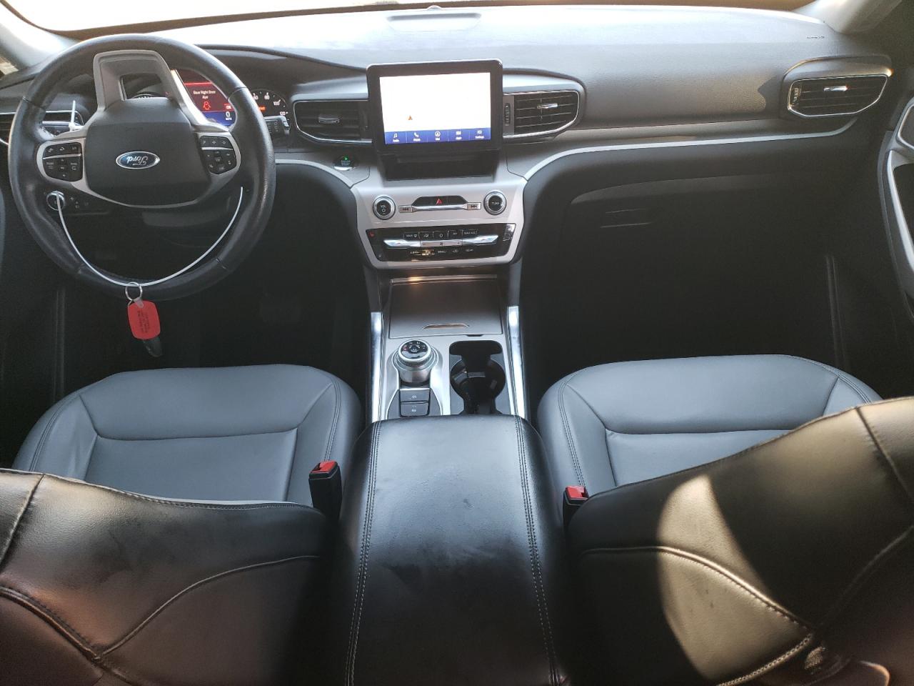 2021 FORD EXPLORER photo 8