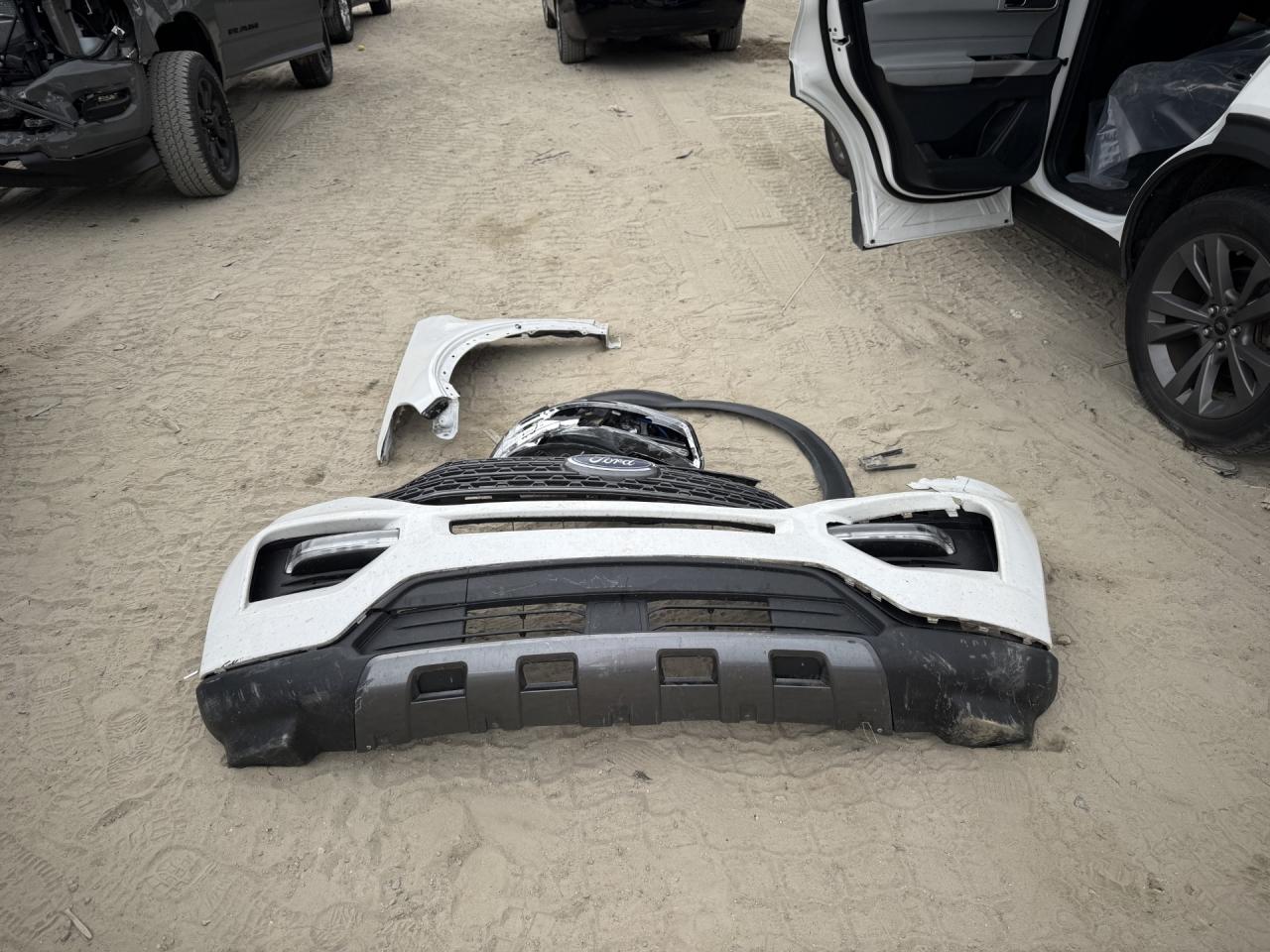 2021 FORD EXPLORER photo 13