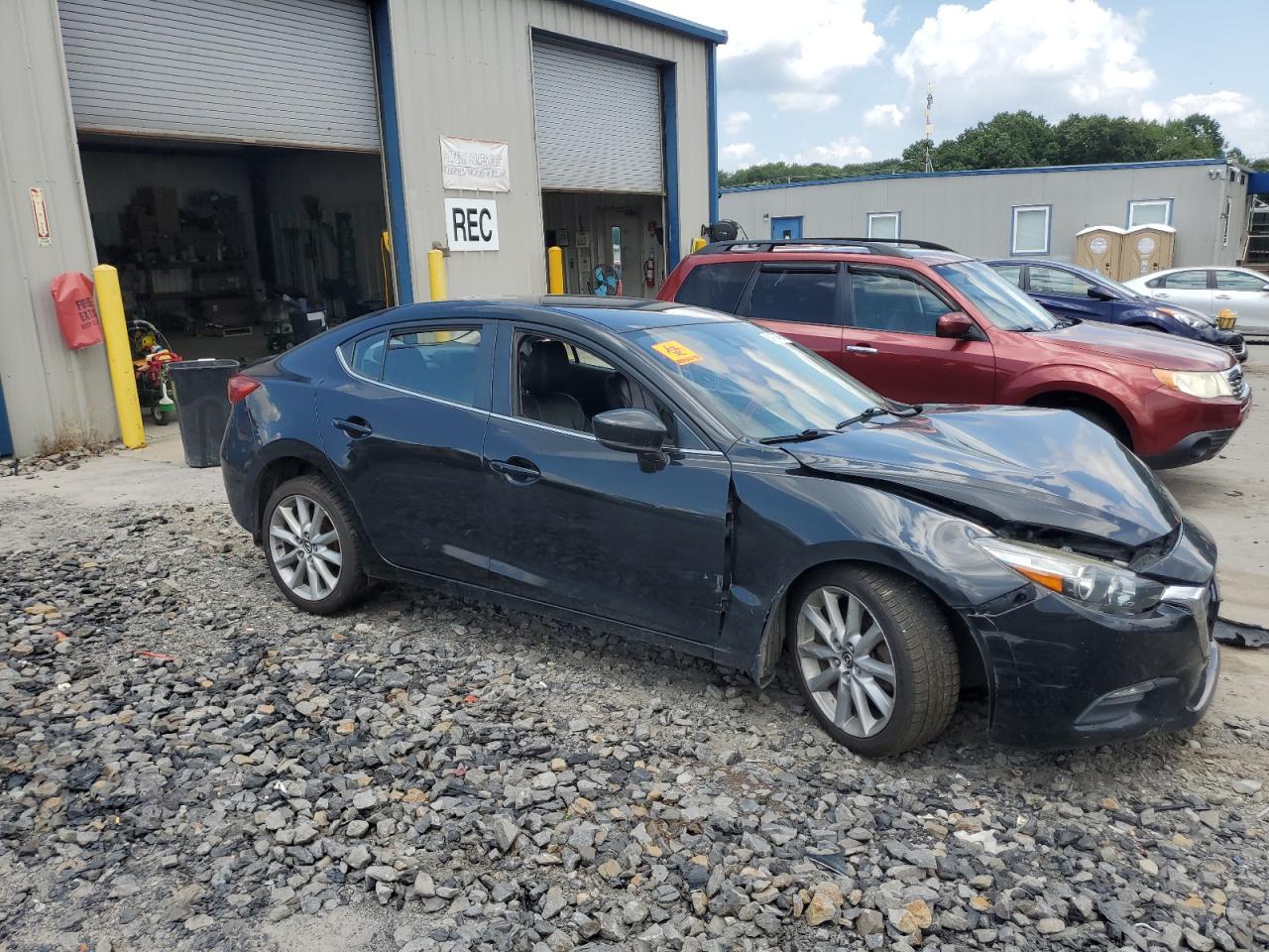 2017 MAZDA 3 TOURING photo 4