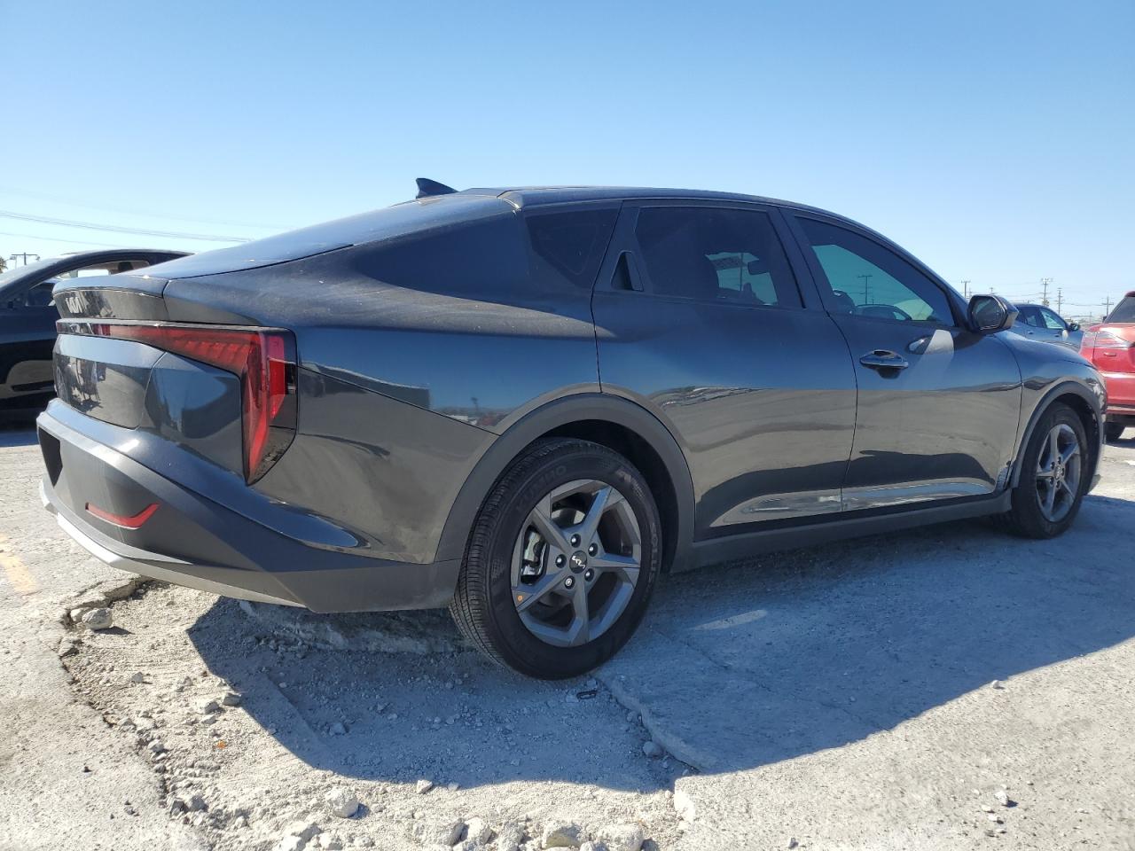 2025 KIA K4 LXS photo 3