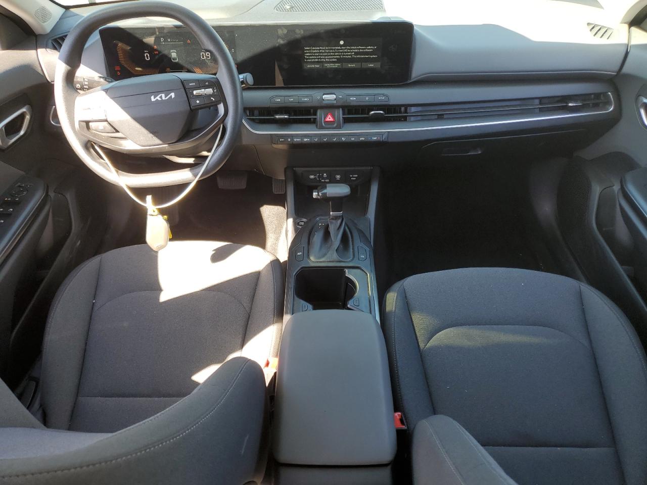 2025 KIA K4 LXS photo 8