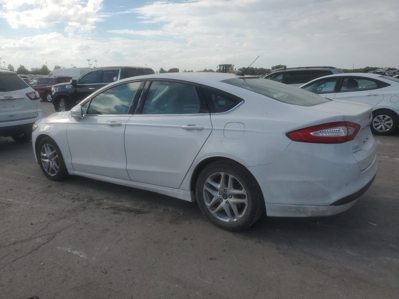2015 FORD FUSION SE photo 2