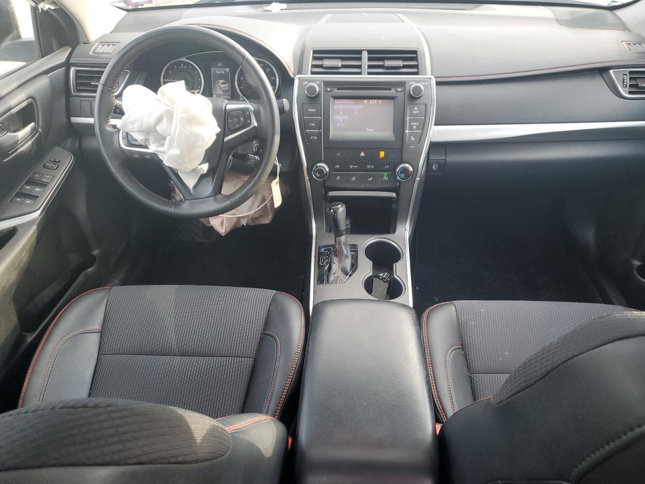 2017 TOYOTA CAMRY LE photo 15