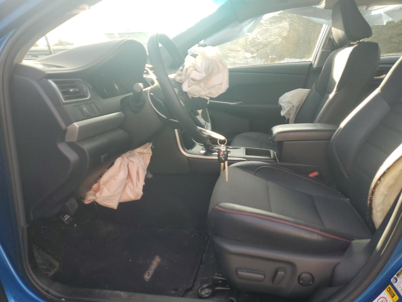 2017 TOYOTA CAMRY LE photo 13