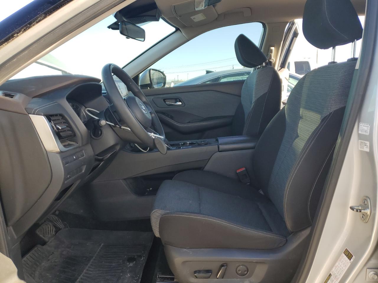 2021 NISSAN ROGUE SV photo 25