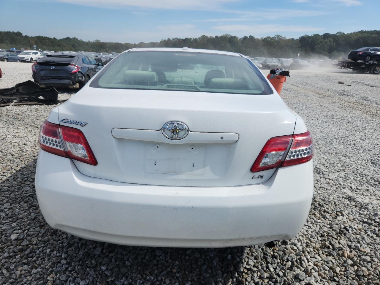 2010 TOYOTA CAMRY LE photo 6