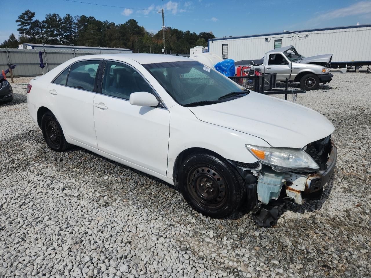 2010 TOYOTA CAMRY LE photo 4