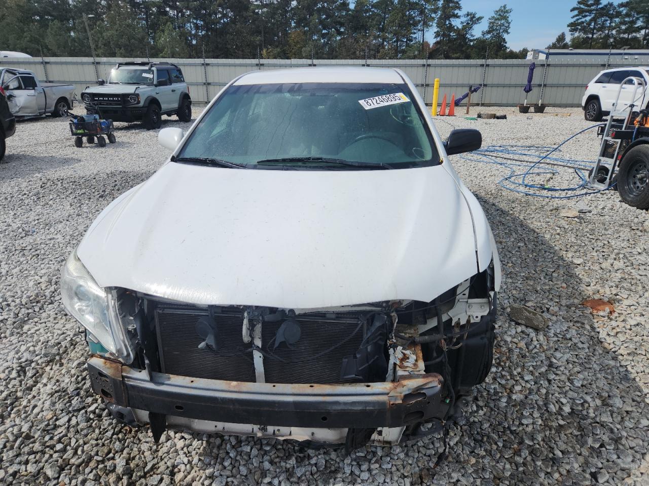 2010 TOYOTA CAMRY LE photo 5