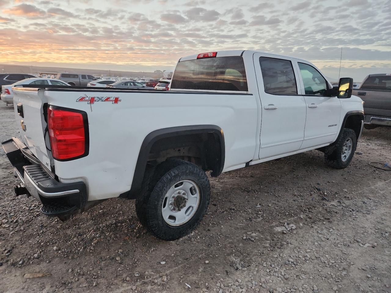 2017 CHEVROLET SILVERADO K2500 HEAVY DUTY LT photo 5