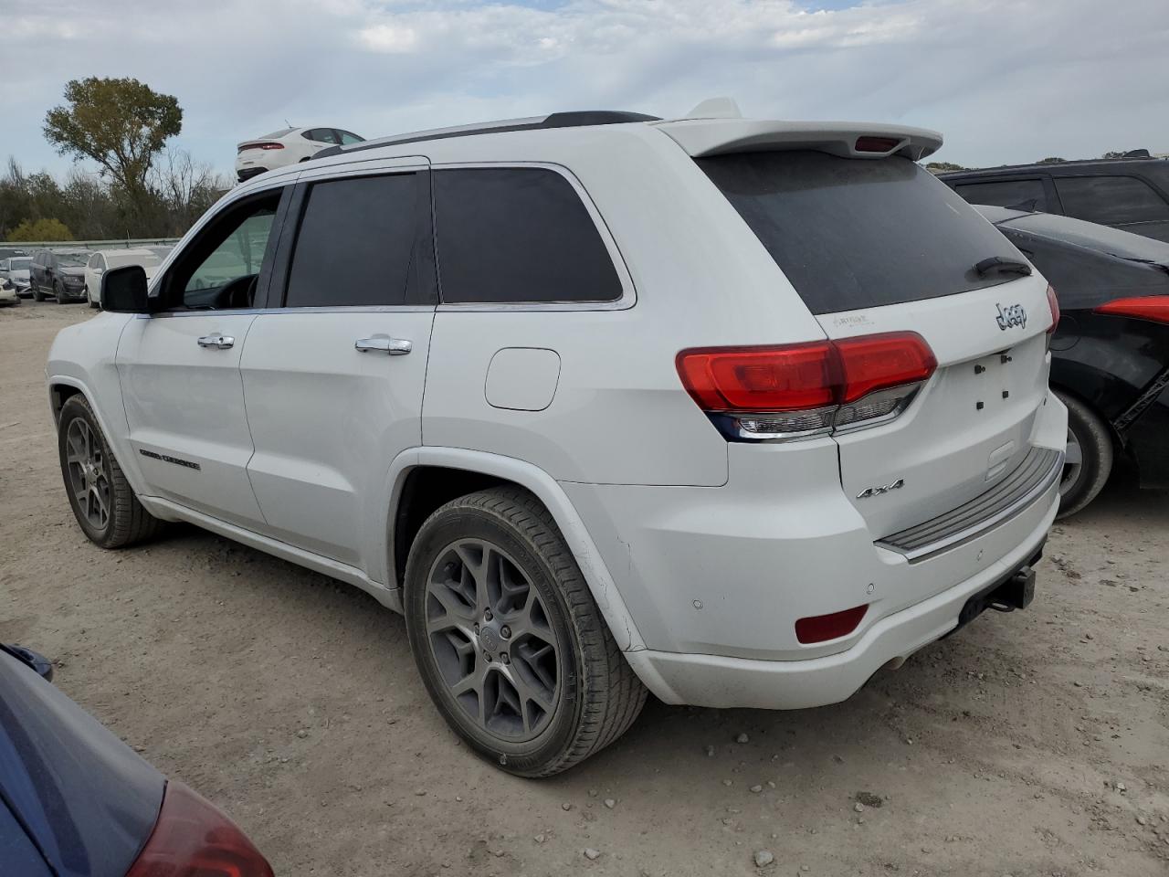 2020 JEEP GRAND CHEROKEE OVERLAND photo 3