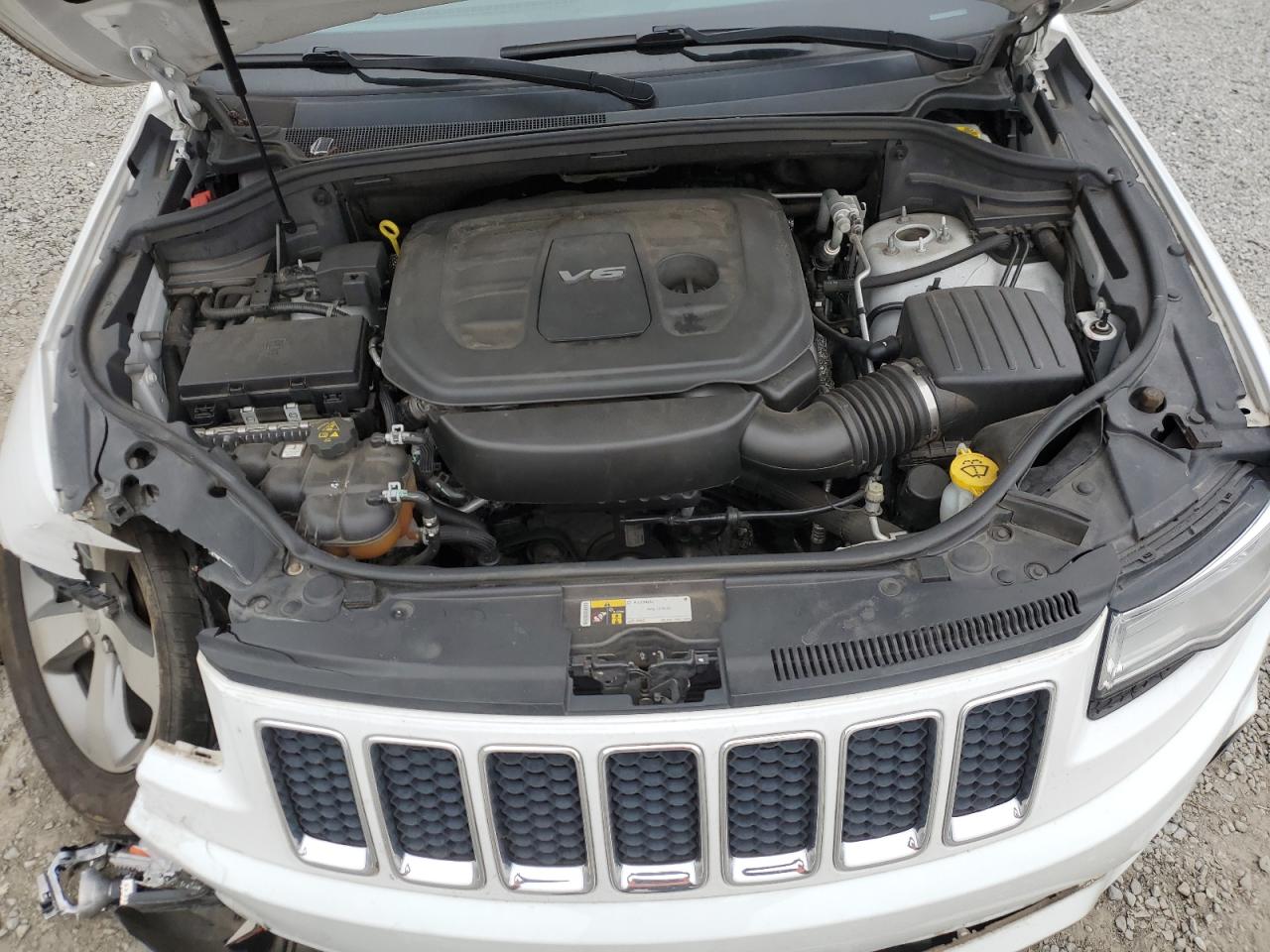 2016 JEEP GRAND CHEROKEE OVERLAND photo 23