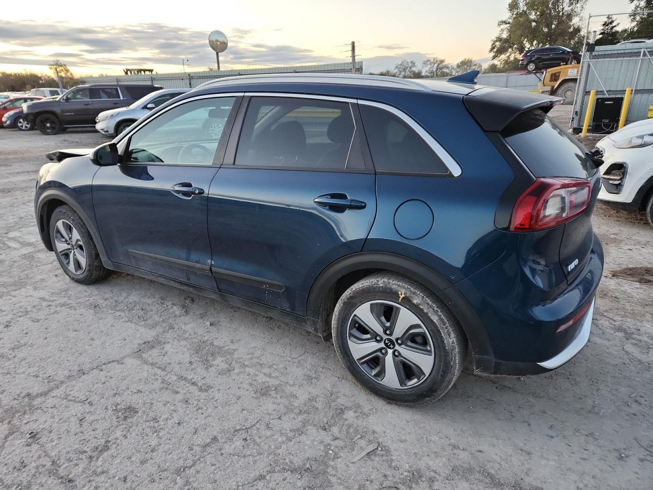 2019 KIA NIRO LX photo 2