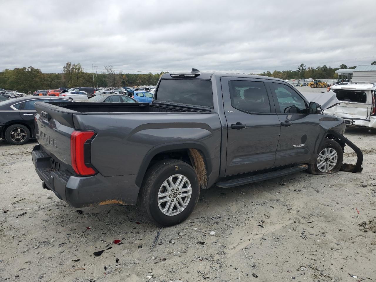 2024 TOYOTA TUNDRA CREWMAX SR photo 5
