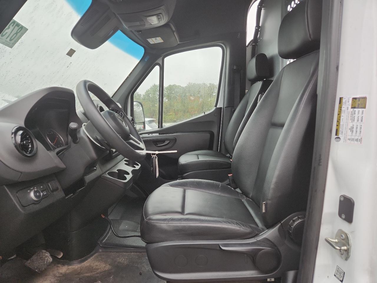 2023 MERCEDES BENZ SPRINTER DELIVERY VAN photo 13