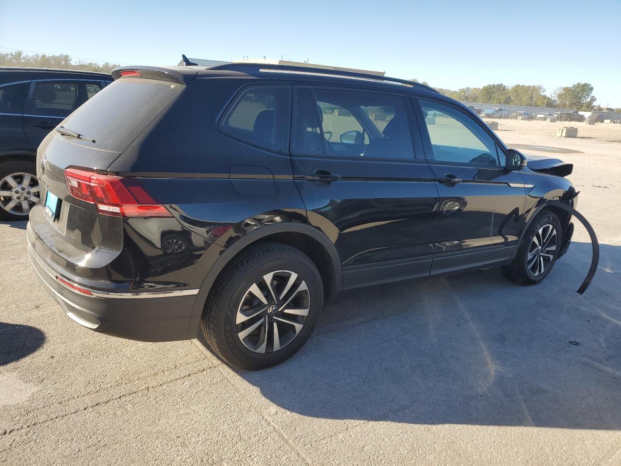 2024 VOLKSWAGEN TIGUAN S photo 3