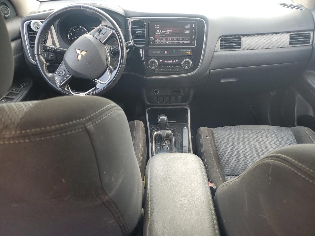 2018 MITSUBISHI OUTLANDER SE photo 8