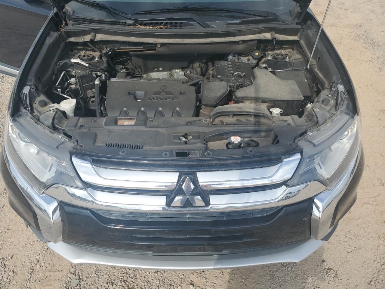 2018 MITSUBISHI OUTLANDER SE photo 12