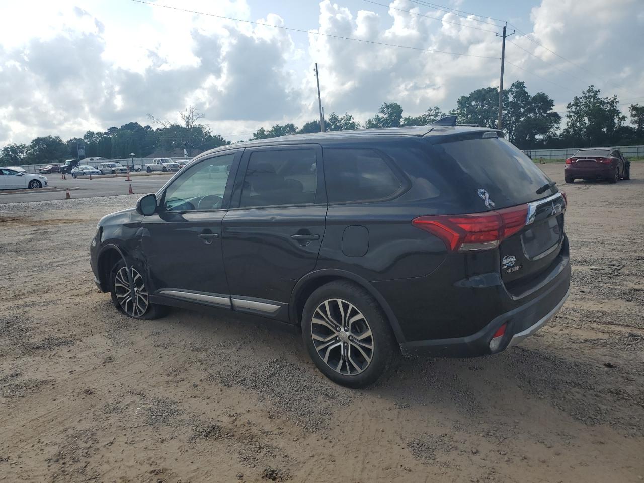 2018 MITSUBISHI OUTLANDER SE photo 2