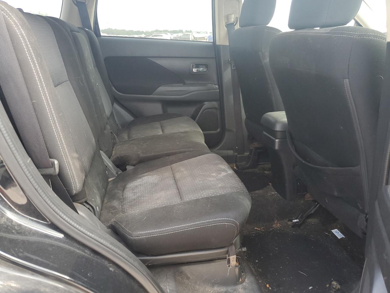 2018 MITSUBISHI OUTLANDER SE photo 11