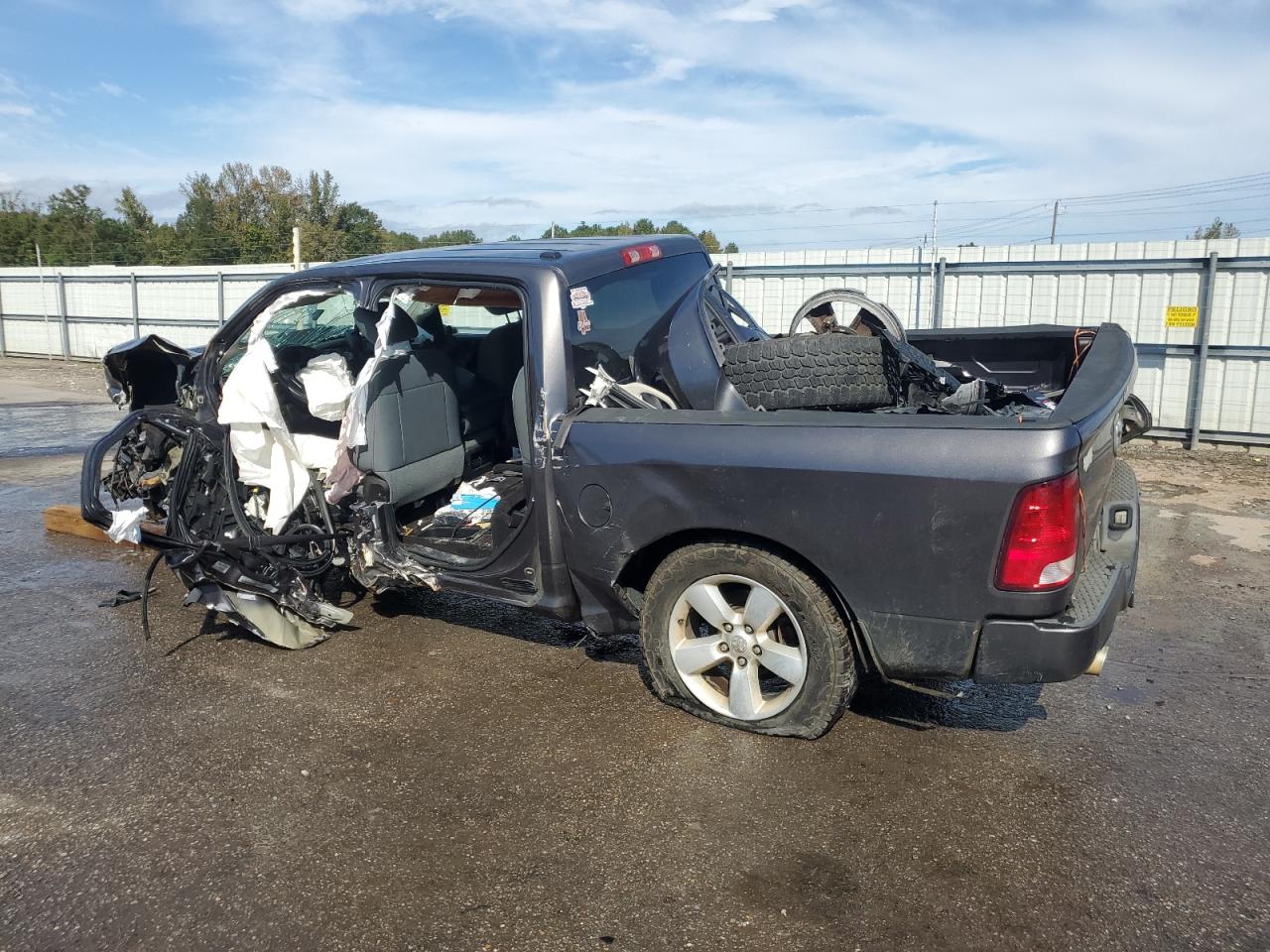 2015 RAM 1500 ST photo 2