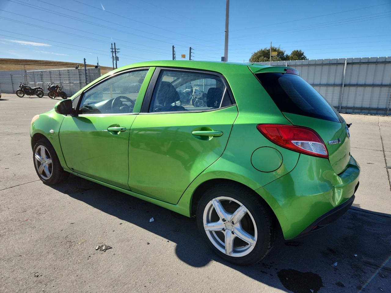 2011 MAZDA MAZDA2 photo 3