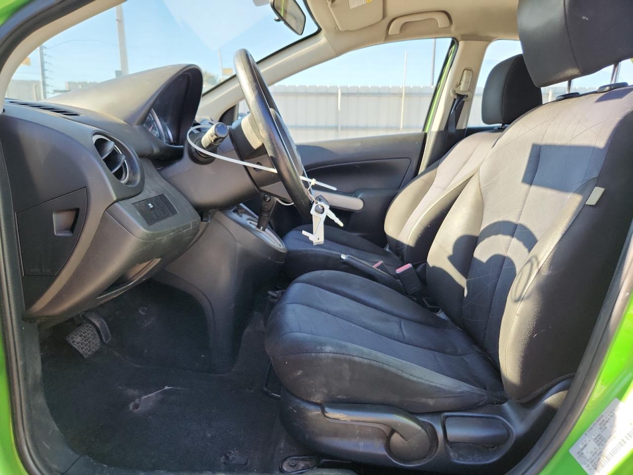 2011 MAZDA MAZDA2 photo 13