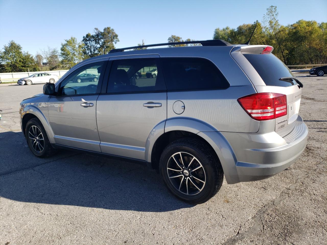 2018 DODGE JOURNEY SE photo 4