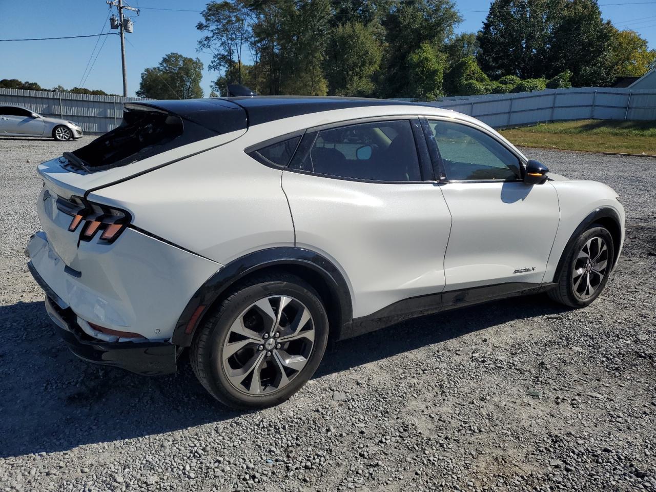 2021 FORD MUSTANG MACH-E PREMIUM photo 5