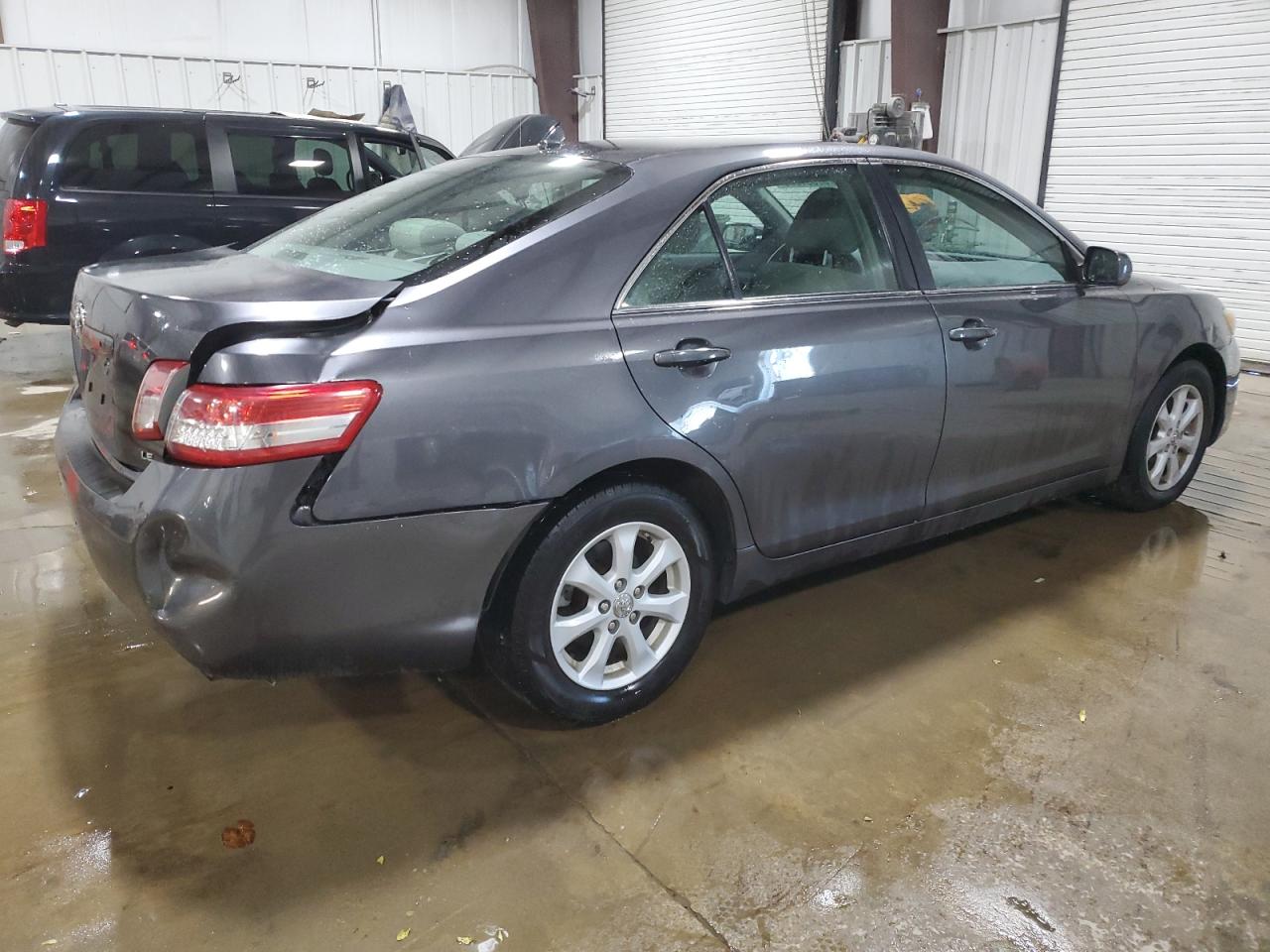 2011 TOYOTA CAMRY BASE photo 3