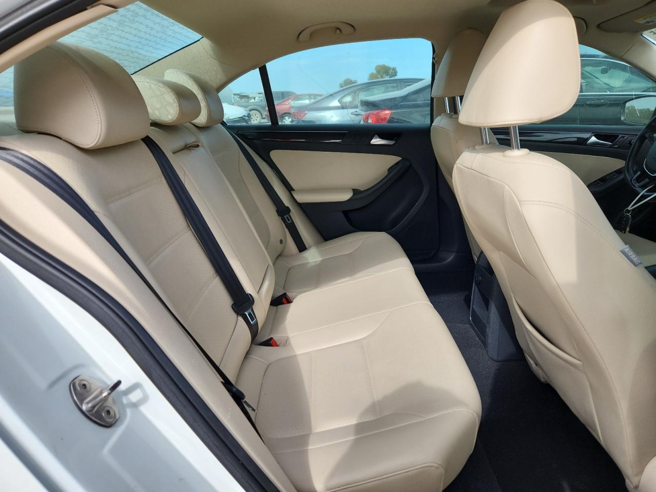 2017 VOLKSWAGEN JETTA SEL photo 28