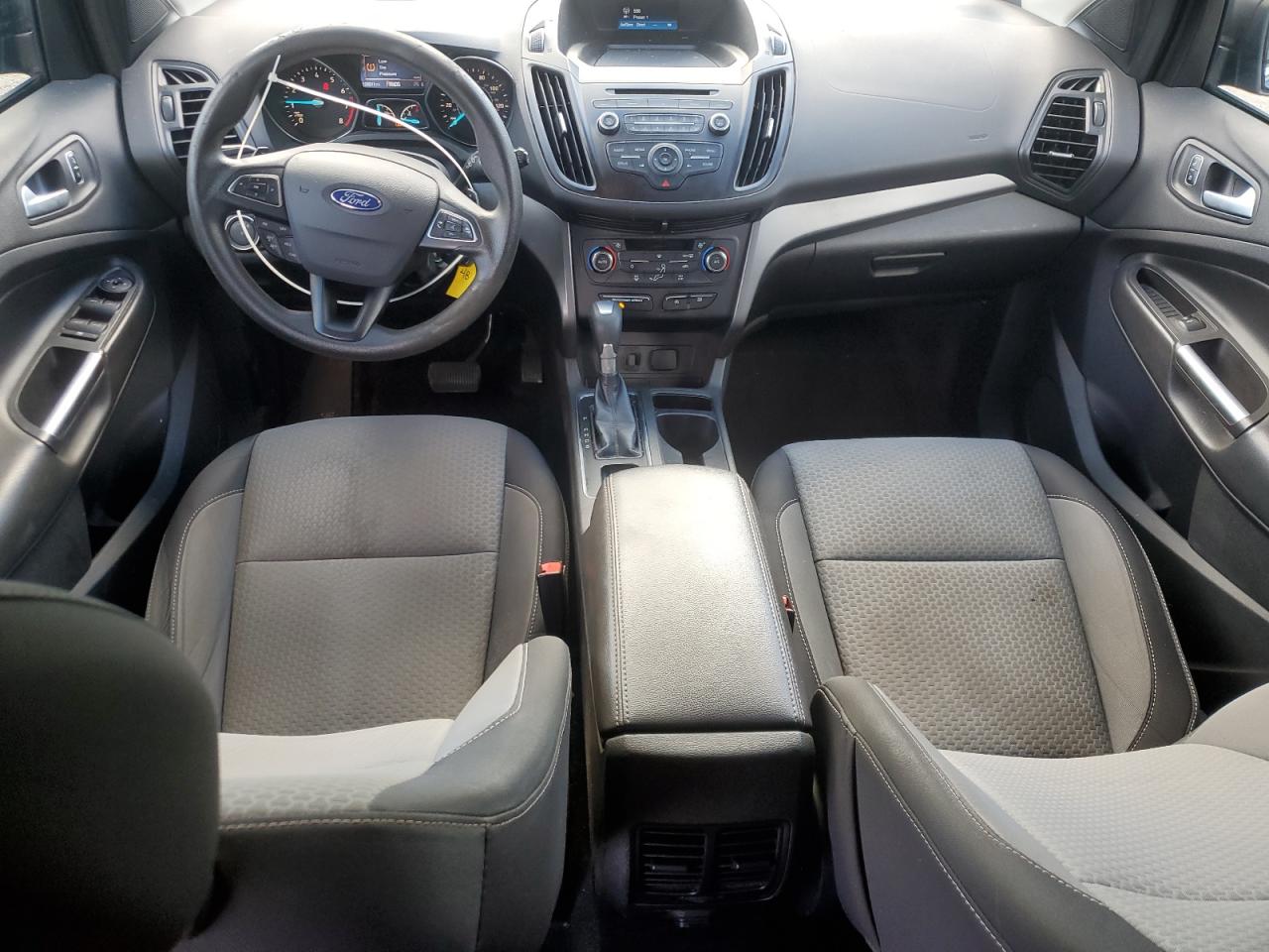 2017 FORD ESCAPE SE photo 8