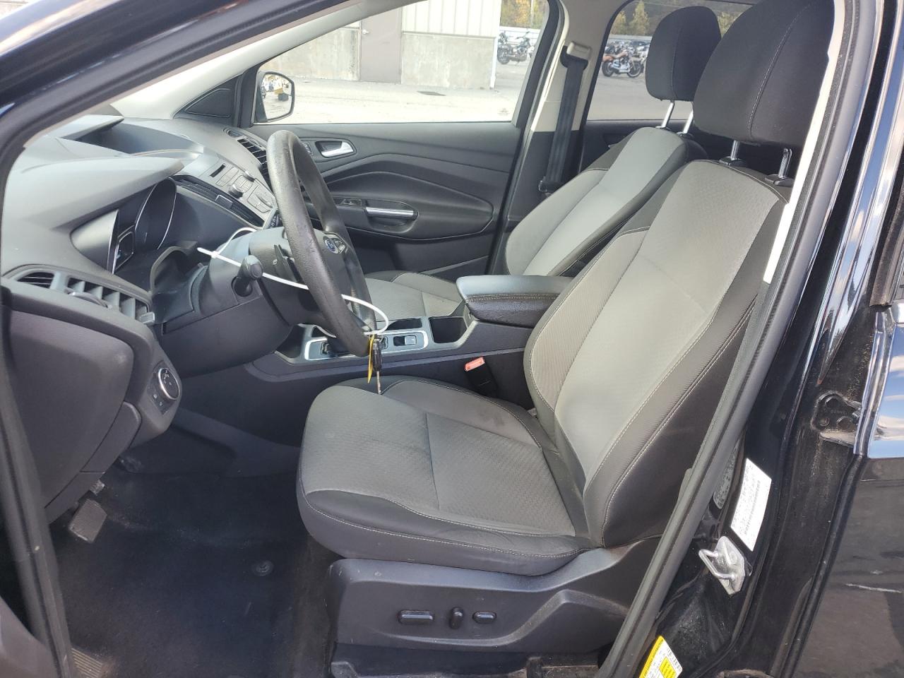 2017 FORD ESCAPE SE photo 7