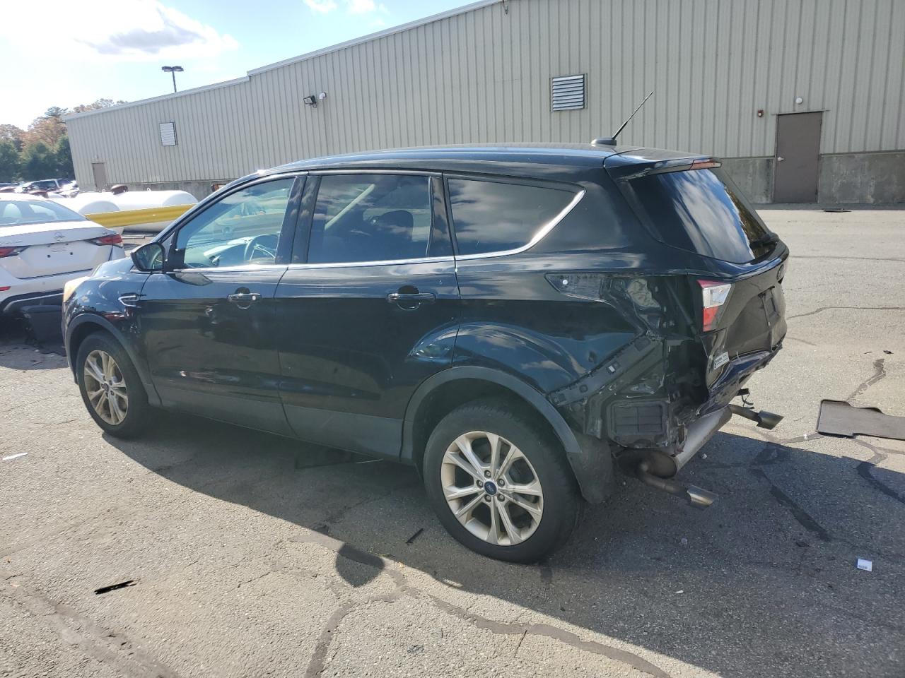 2017 FORD ESCAPE SE photo 2