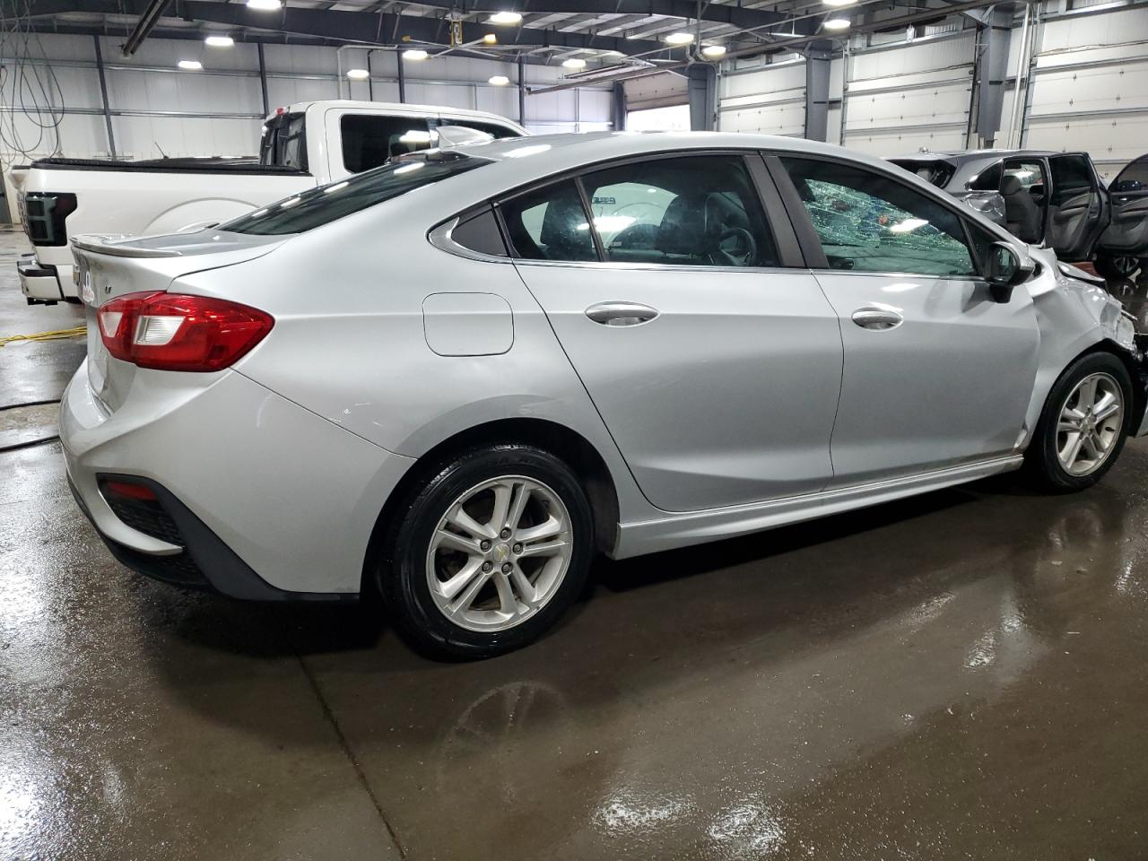2017 CHEVROLET CRUZE LT photo 3