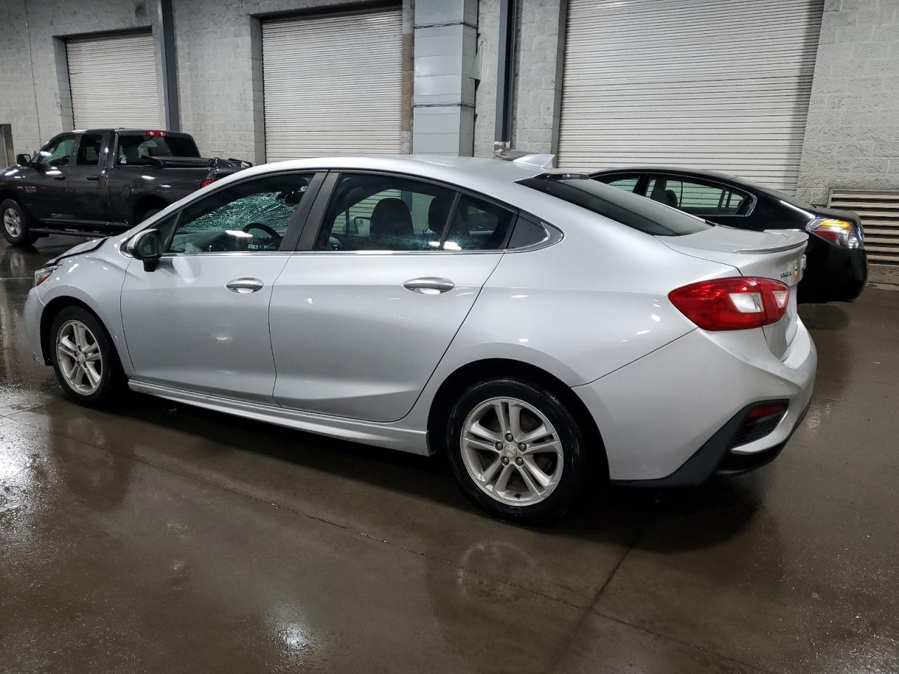 2017 CHEVROLET CRUZE LT photo 2