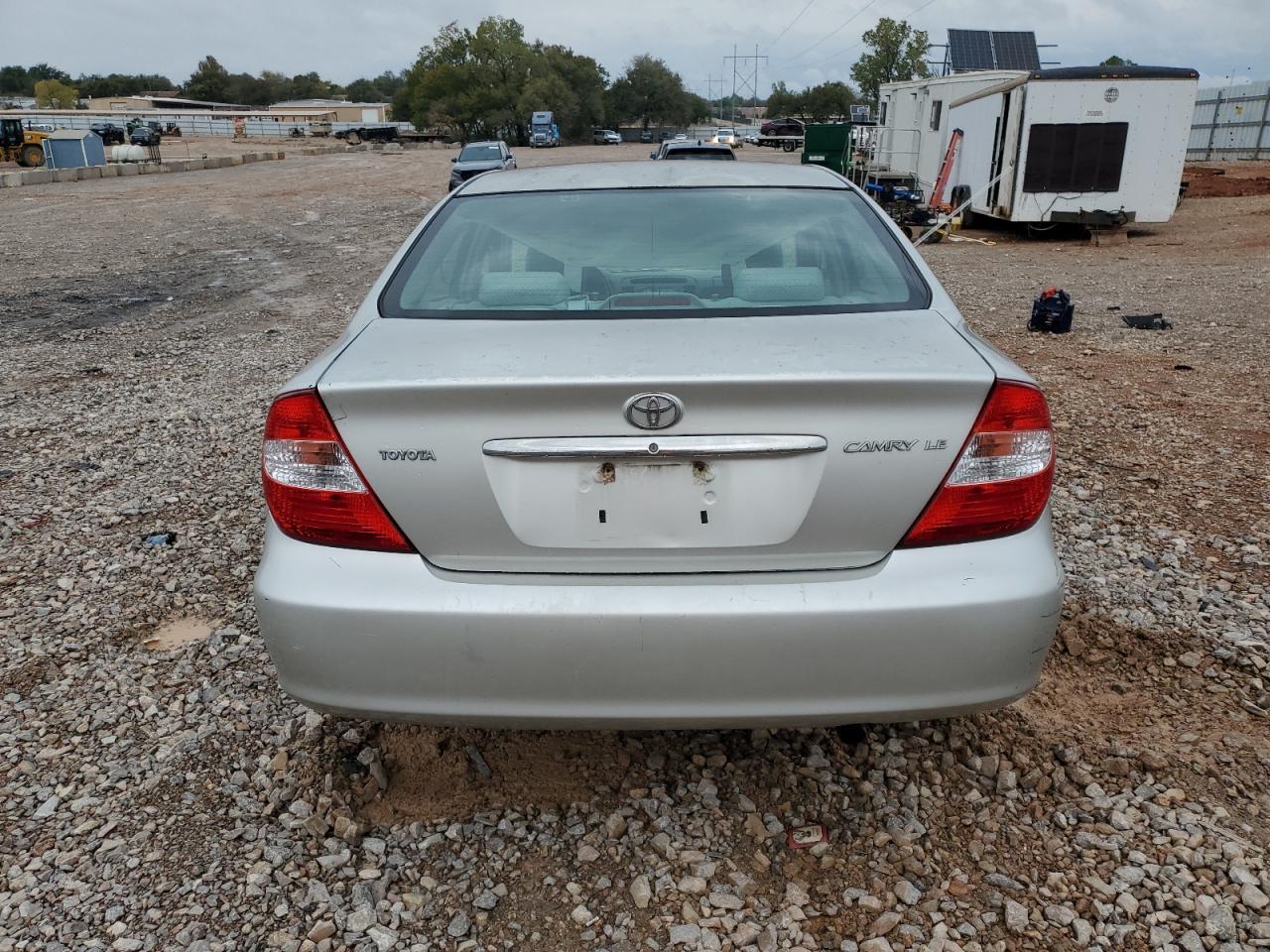 2004 TOYOTA CAMRY LE photo 6