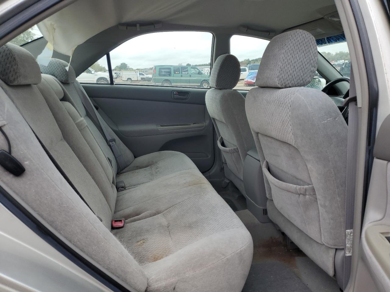 2004 TOYOTA CAMRY LE photo 10