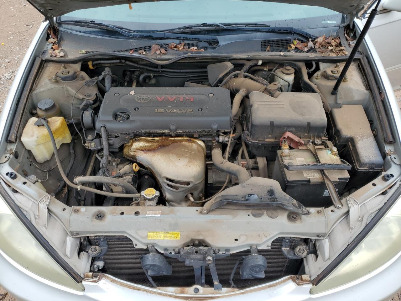 2004 TOYOTA CAMRY LE photo 11