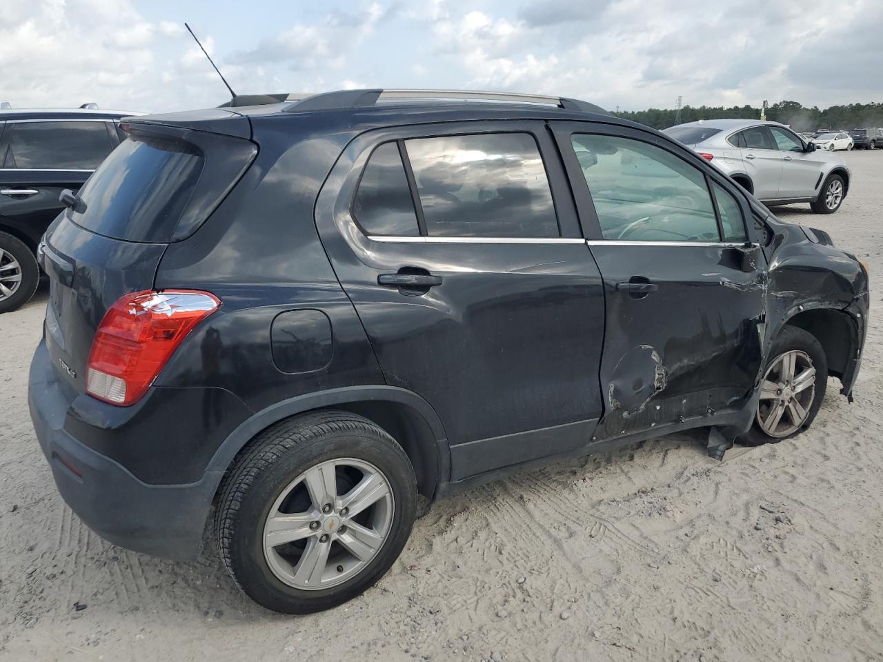 2015 CHEVROLET TRAX 1LT photo 3