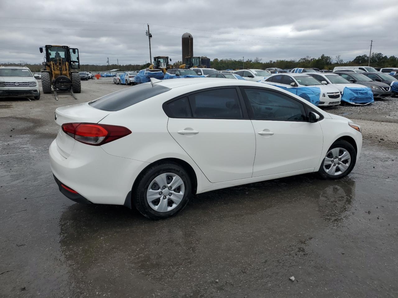 2017 KIA FORTE LX photo 5