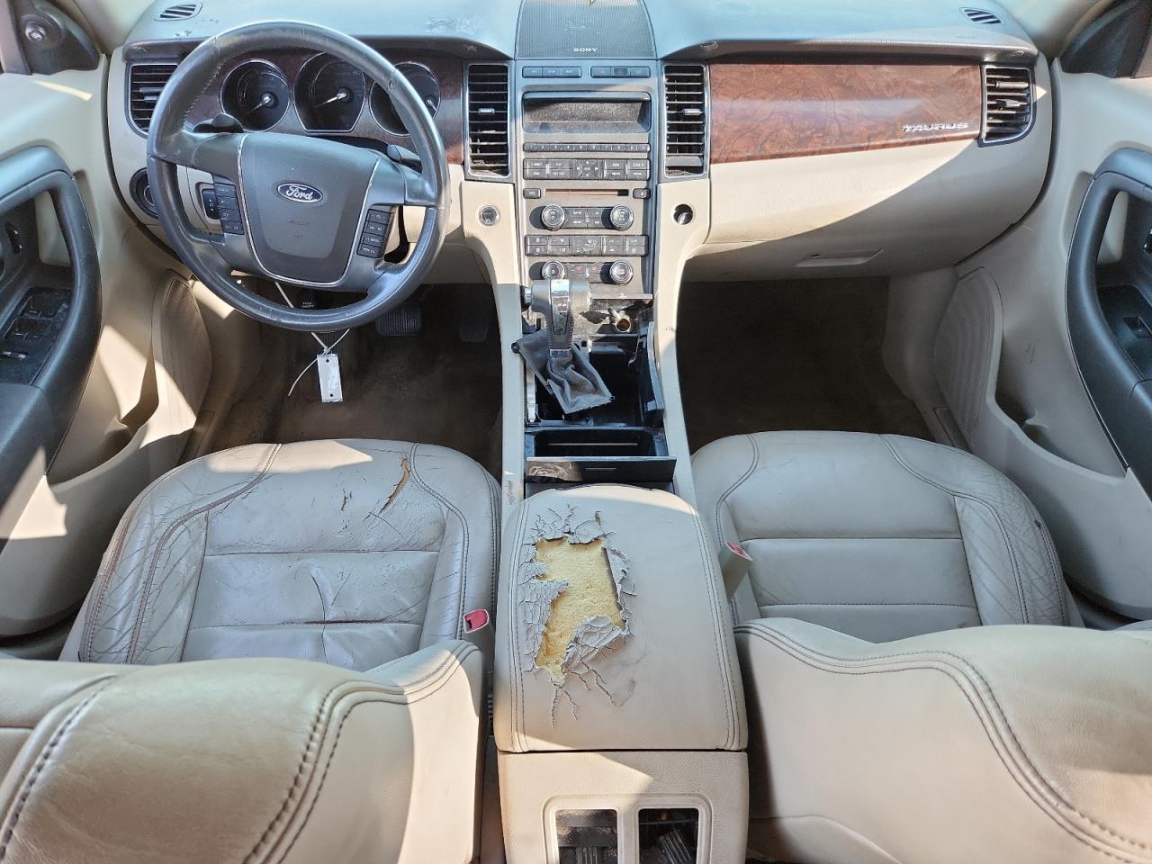 2012 FORD TAURUS SEL photo 8