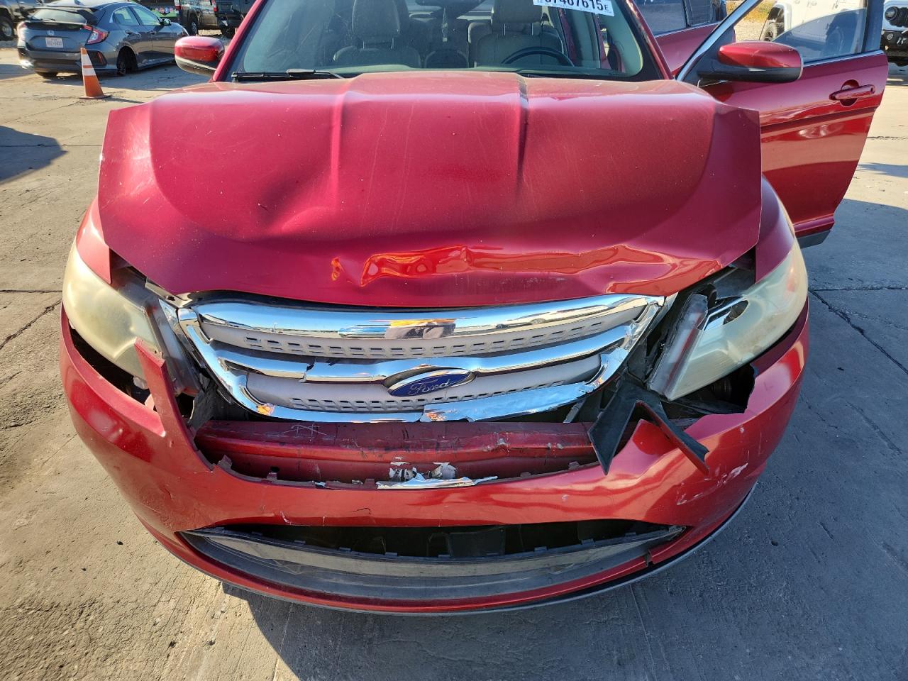 2012 FORD TAURUS SEL photo 11