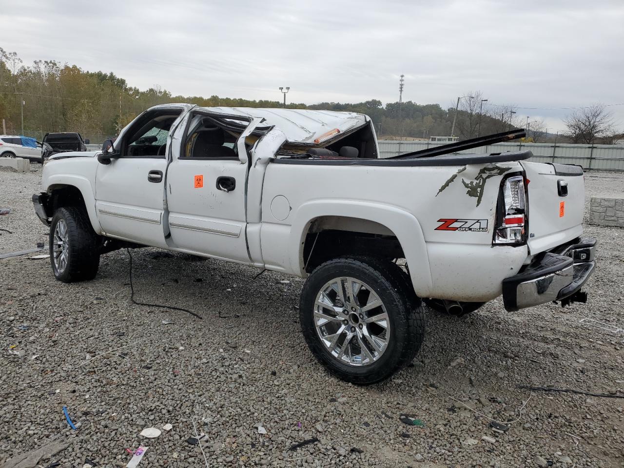 2005 CHEVROLET SILVERADO K1500 photo 2