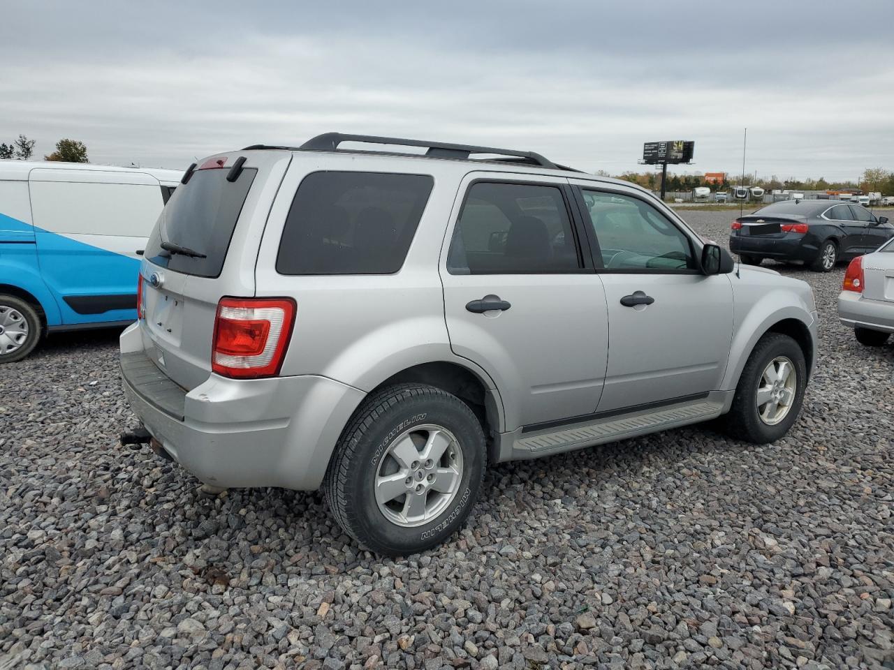 2011 FORD ESCAPE XLT photo 7