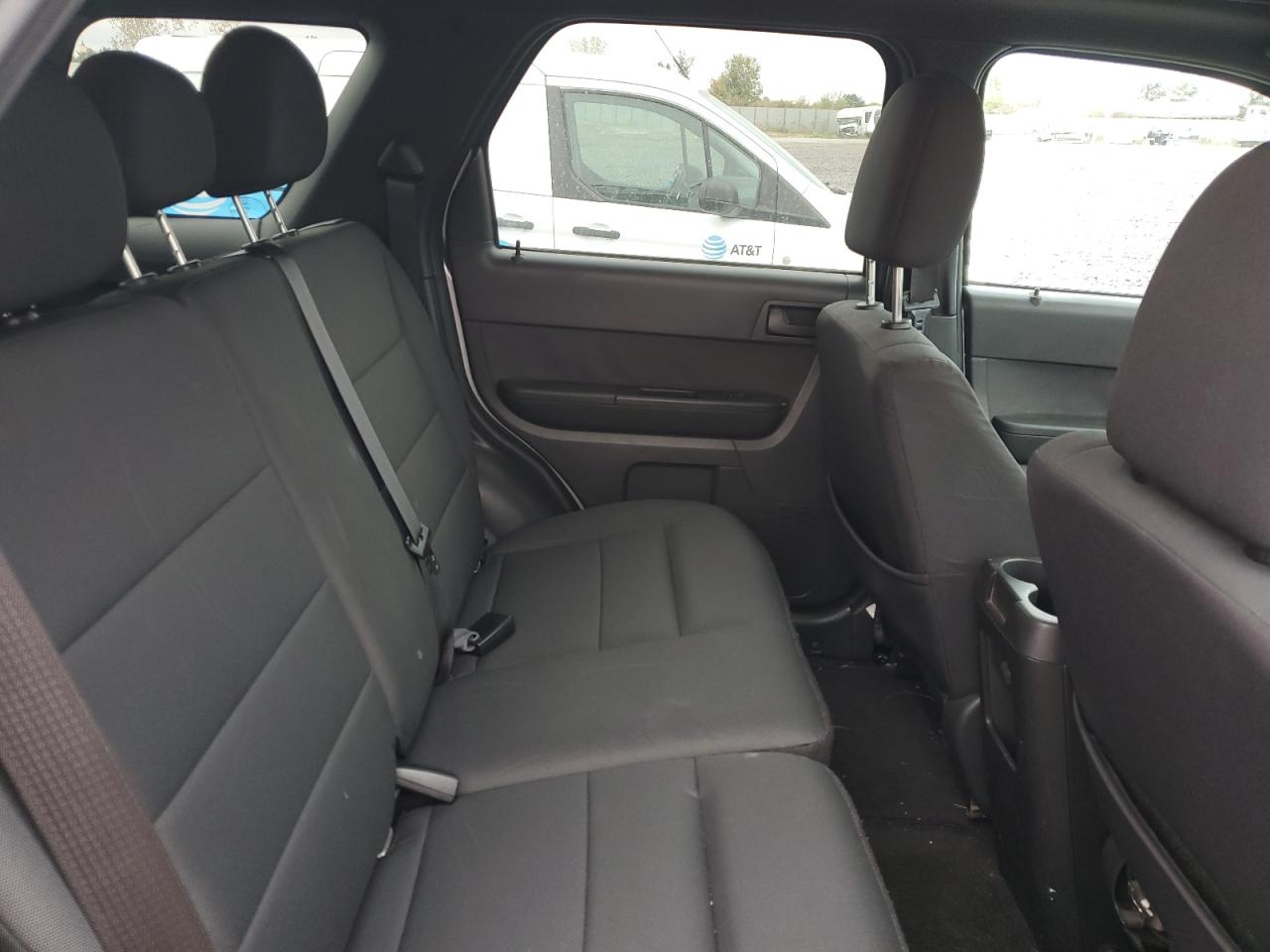 2011 FORD ESCAPE XLT photo 31