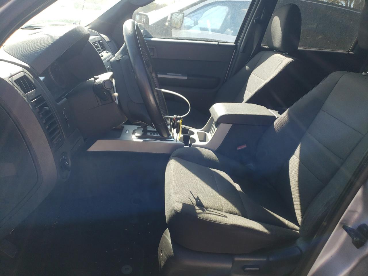 2011 FORD ESCAPE XLT photo 19
