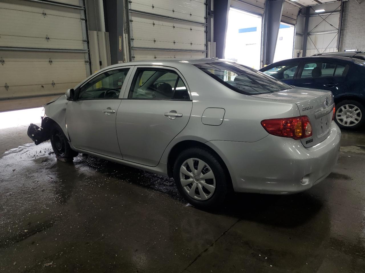 2010 TOYOTA COROLLA LE photo 3