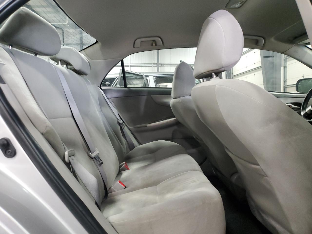 2010 TOYOTA COROLLA LE photo 19